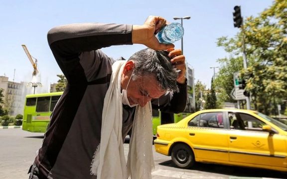 إغلاق المكاتب الإدارية وتعطيل العمل.. استمرار انقطاع التيار الكهربائي في إيران