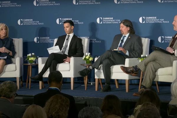 مسؤولان أميركيان سابقان: طهران ستستغل المفاوضات لانتزاع تنازلات واسعة أو كسب الوقت