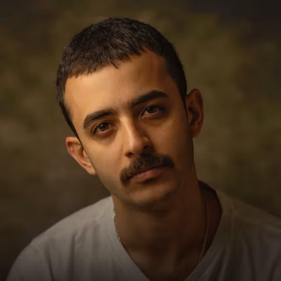 علی شادمان و ۲۰ هنرمند دیگر در حمله ماموران به جشن تولد او بازداشت شدند