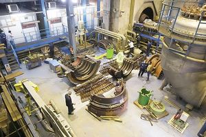 کارکنان نیروگاههای تولید برق در دمای ۷۰ درجه کار میکنند