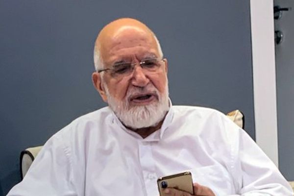 القضاء الإيراني ينهي الإقامة الجبرية المفروضة على مهدي كروبي منذ 2011