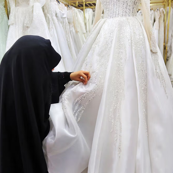 صحيفة "شرق": منصة إلكترونية مرخّصة تسمح بتسجيل أطفال دون سن 13 عامًا للزواج في إيران