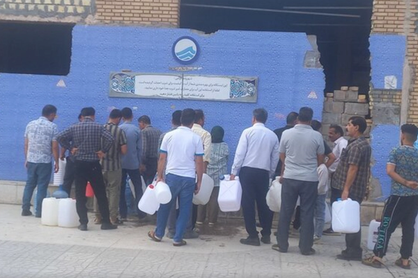 بعد تصاعد أزمة الجفاف.. وزير الطاقة الإيراني يعلن التفاوض مع 4 دول لاستيراد المياه