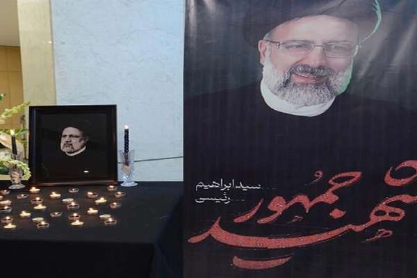 متحدون ضد إيران النووية: "رئيسي" تلطخ تاريخه بدماء الإيرانيين ولا يستحق العزاء بوفاته