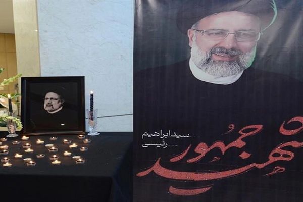 متحدون ضد إيران النووية: "رئيسي" تلطخ تاريخه بدماء الإيرانيين ولا يستحق العزاء بوفاته