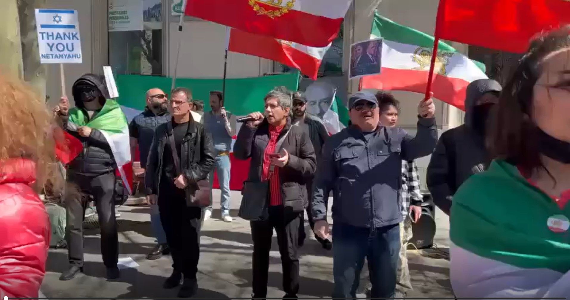 جمعی از ایرانیان مقیم اسپانیا در حمایت از انقلاب ملی در شهر مادرید تجمع کردند