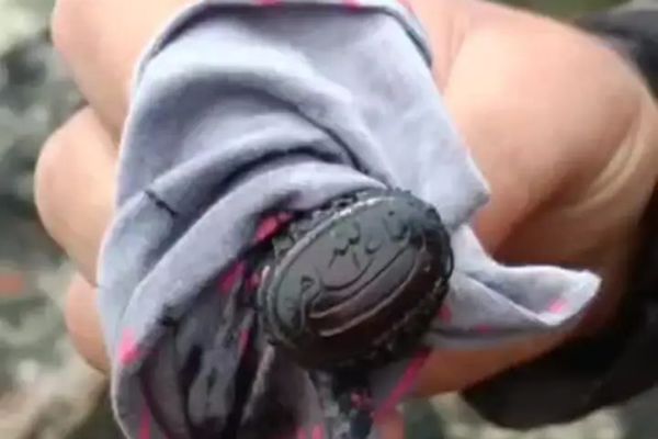 لعبة خامنئي السياسية بـ "الخواتم".. من قاسم سليماني إلى إبراهيم رئيسي