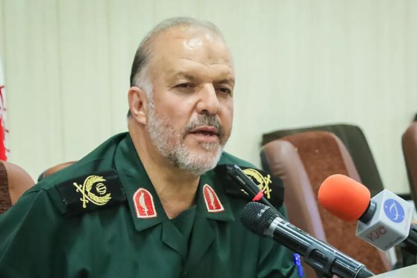 وسط مخاوف من احتجاجات شعبية.. الحرس الثوري الإيراني يحذر المواطنين من الانحياز لأميركا