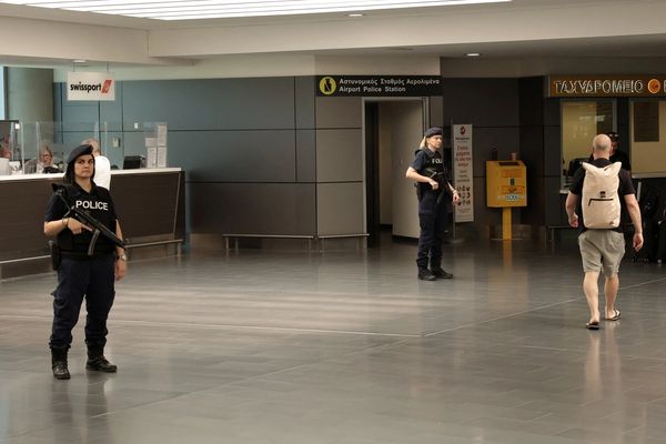 اعتقال أذربيجاني في قبرص للاشتباه بتعاونه مع الحرس الثوري الإيراني وتخطيطه لهجوم إرهابي