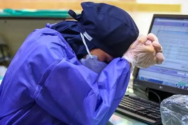 مسؤول صحي إيراني: عجز في عدد الممرضين بنحو 50 %.. والكوادر الطبية تتجه لدول الجوار