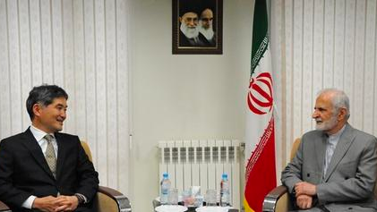 خرازی به سفیر ژاپن: به اعتقاد من، مذاکره بین ژاپن و روسیه بهترین راهحل اختلافات ارضیست