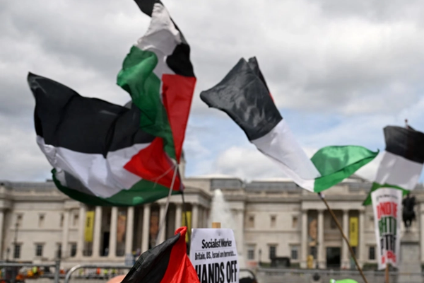 مجارستان بورسیه یک دانشجوی حامی فلسطین را پس از مختل کردن کلاس استاد اسرائیلی لغو کرد