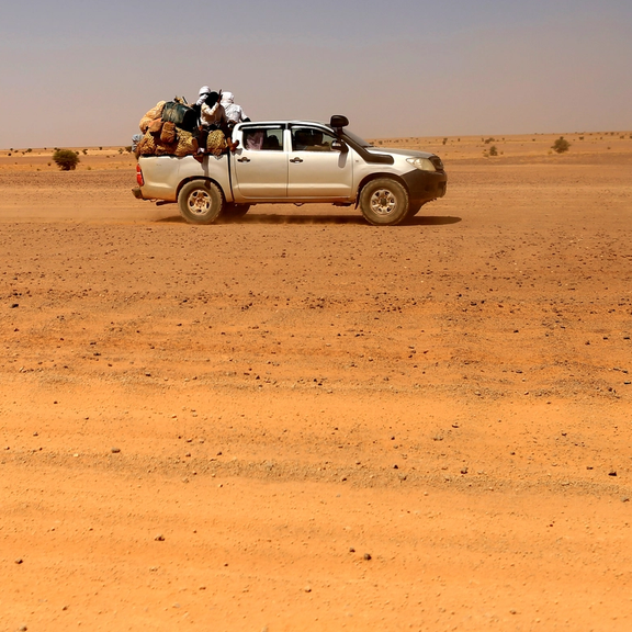 بعد تقارير عن علاقة طهران والبوليساريو.. لندن تراقب "أنشطة إيران" في الصحراء المغربية