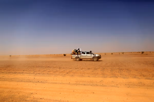 بعد تقارير عن علاقة طهران والبوليساريو.. لندن تراقب "أنشطة إيران" في الصحراء المغربية