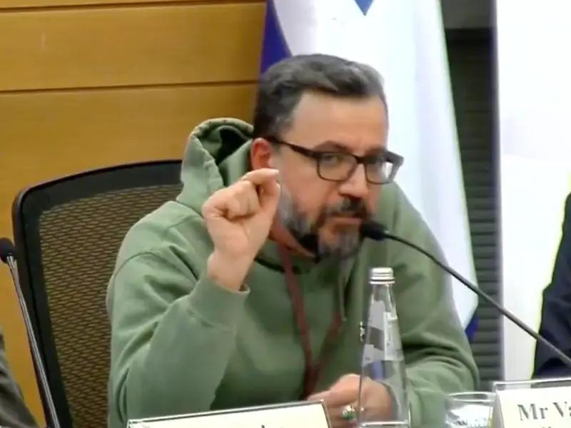 ناشط سياسي إيراني من إسرائيل يطالب بقصف منازل كبار المسؤولين الإيرانيين