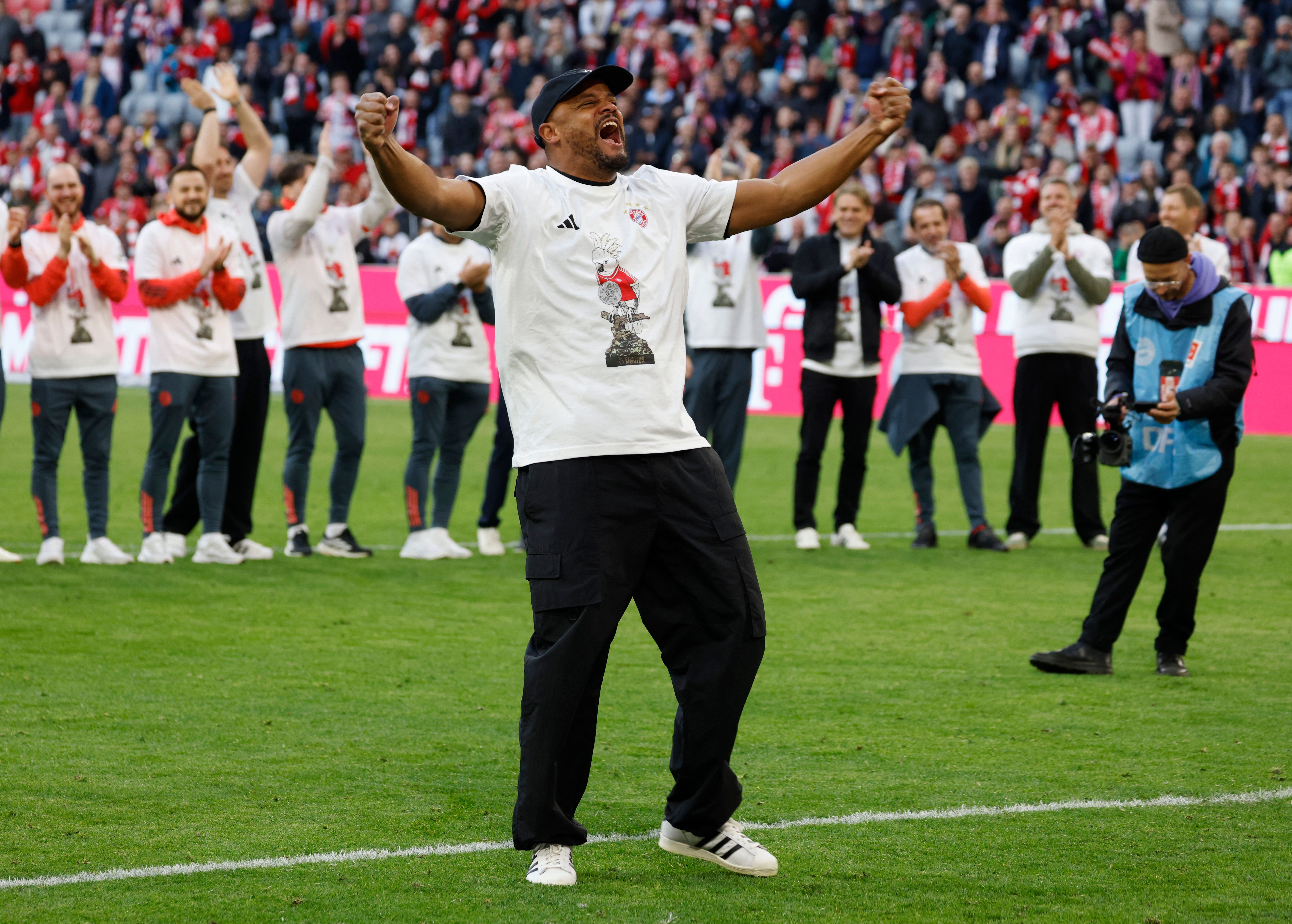 بایرن مونیخ برای سی‌وپنجمین بار قهرمان بوندسلیگا شد