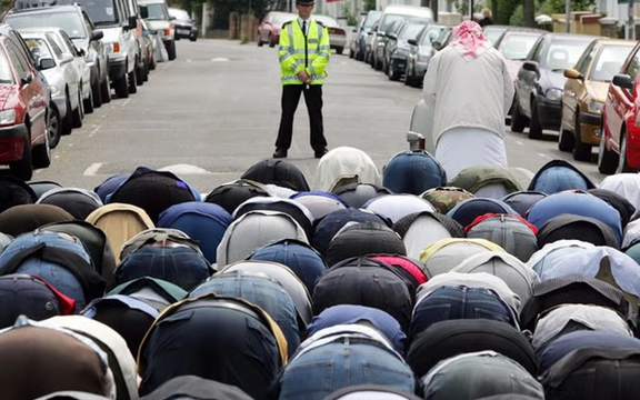 وزیر کشور بریتانیا: تعریف رسمی از اسلامهراسی میتواند آزادی بیان را محدود کند