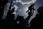 پیشروی حوثیها هزاران یمنی را آواره کرد و نگرانی از بازگشت فاجعه انسانی را افزایش داد