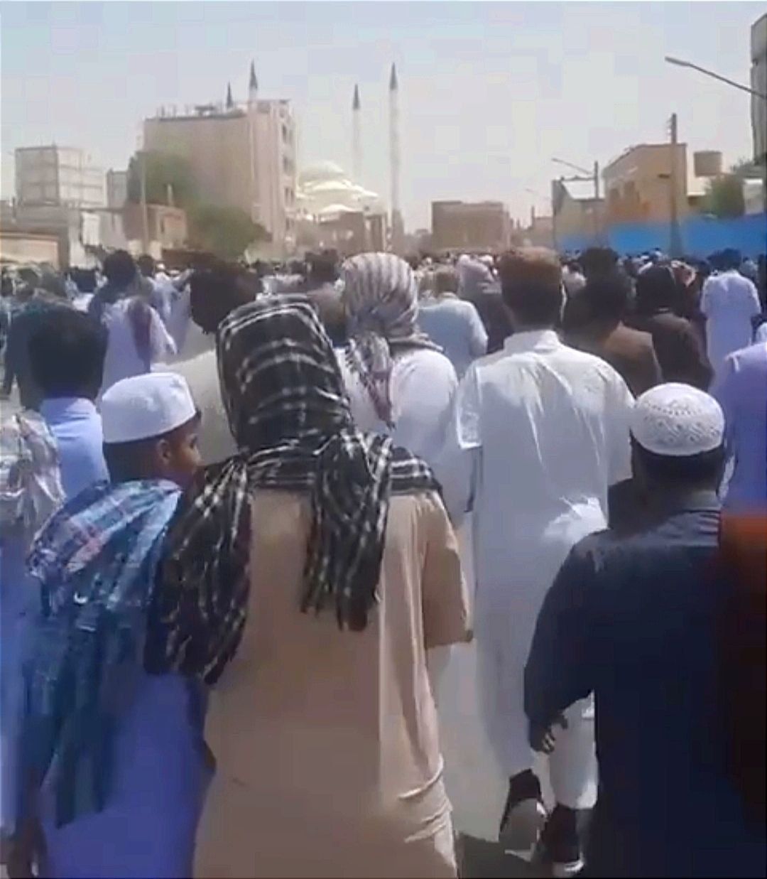 چهل‌ودومین جمعه اعتراضی زاهدان و کنایه مولوی عبدالحمید به مستقل نبودن قضات در دوره یزید 