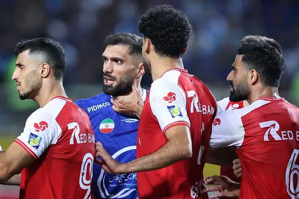 «ناخن کاپیتان پرسپولیس بلند بود»؛ صحنه جنجالی درگیری خونین کنعانیزادگان و آقاسی در دربی