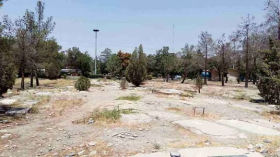 "العفو الدولية": إيران تدمر أدلة إعدامات الستينيات وتحوّل "بهشت زهراء" إلى موقف سيارات