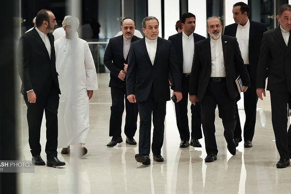 أنباء عن إمكانية عقد جولة سادسة من المحادثات بين الولايات المتحدة وإيران