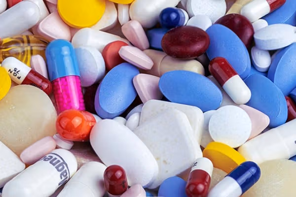 رییس پلیس امنیت اقتصادی: از یک داروخانه ۴۰ هزار قلم داروی قاچاق لاغری و جنسی کشف کردیم