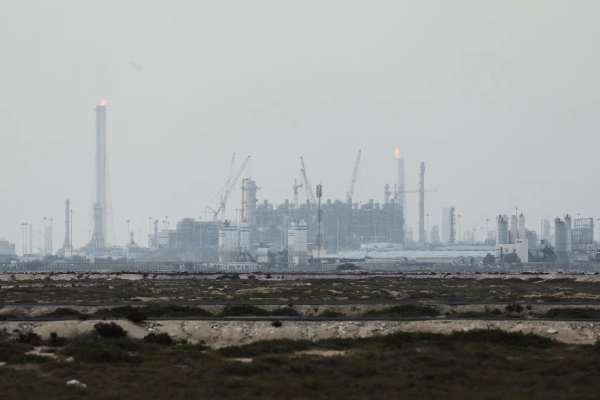 Iran's oil weapon may rattle markets but not alter the war