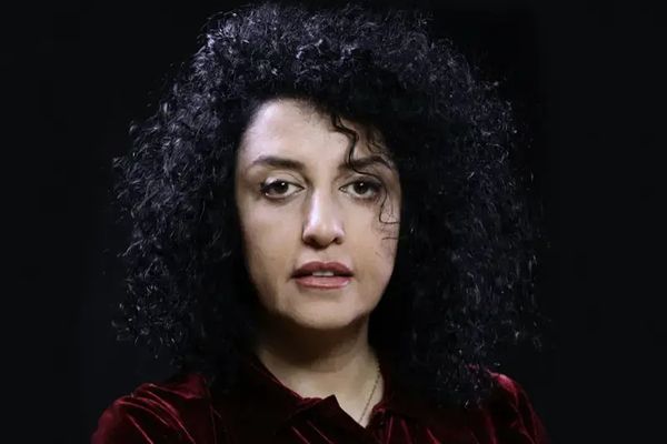 ناشطة إيرانية تدين "التفجيرات الإرهابية" وتحذِّر من إعدام النشطاء من قِبل النظام