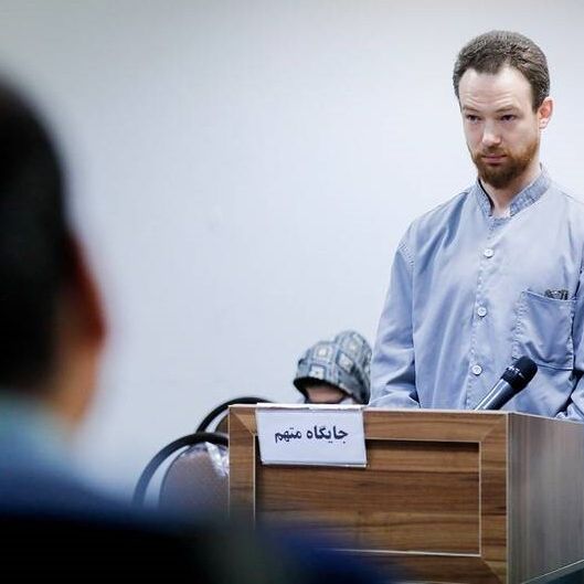 درخواست اشد مجازات برای یوهان فلودروس دیپلمات سوئدی زندانی در ایران