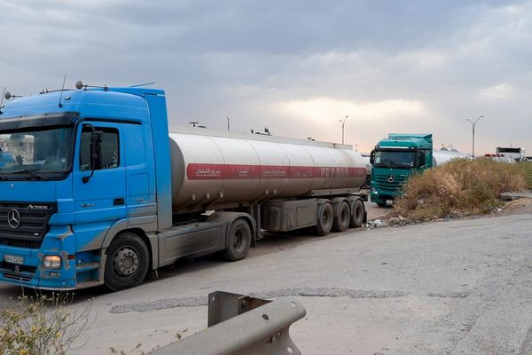 Kurdish oil smuggling to Iran flourishes - Reuters