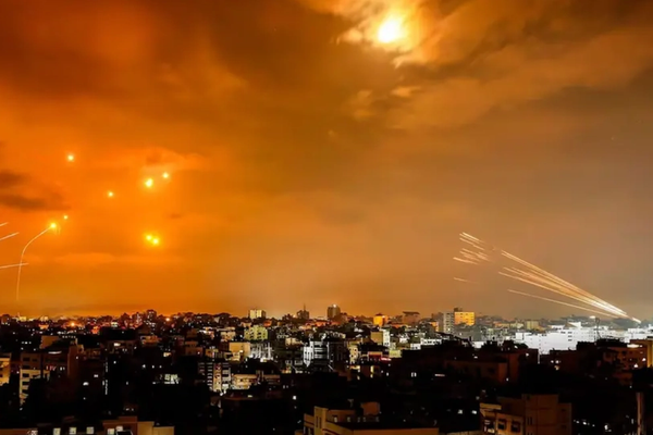 تصاعد لهجة طهران بشأن "الانتقام" وانتشار تقارير عن استعداد إيران للهجوم على إسرائيل