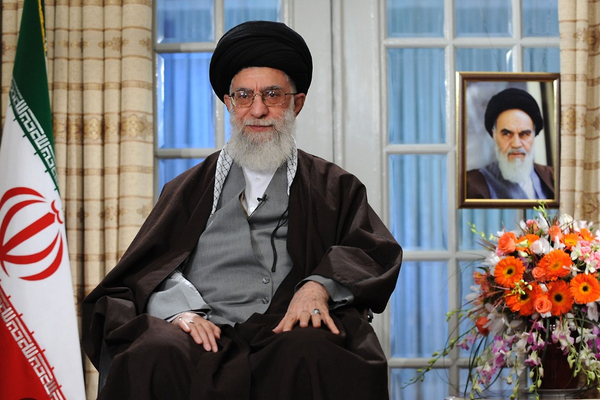 خبراء إيرانيون يتحدون "خامنئي": إنجازاتكم في الخارجية والاقتصاد لا تمت بصلة إلى أرض الواقع