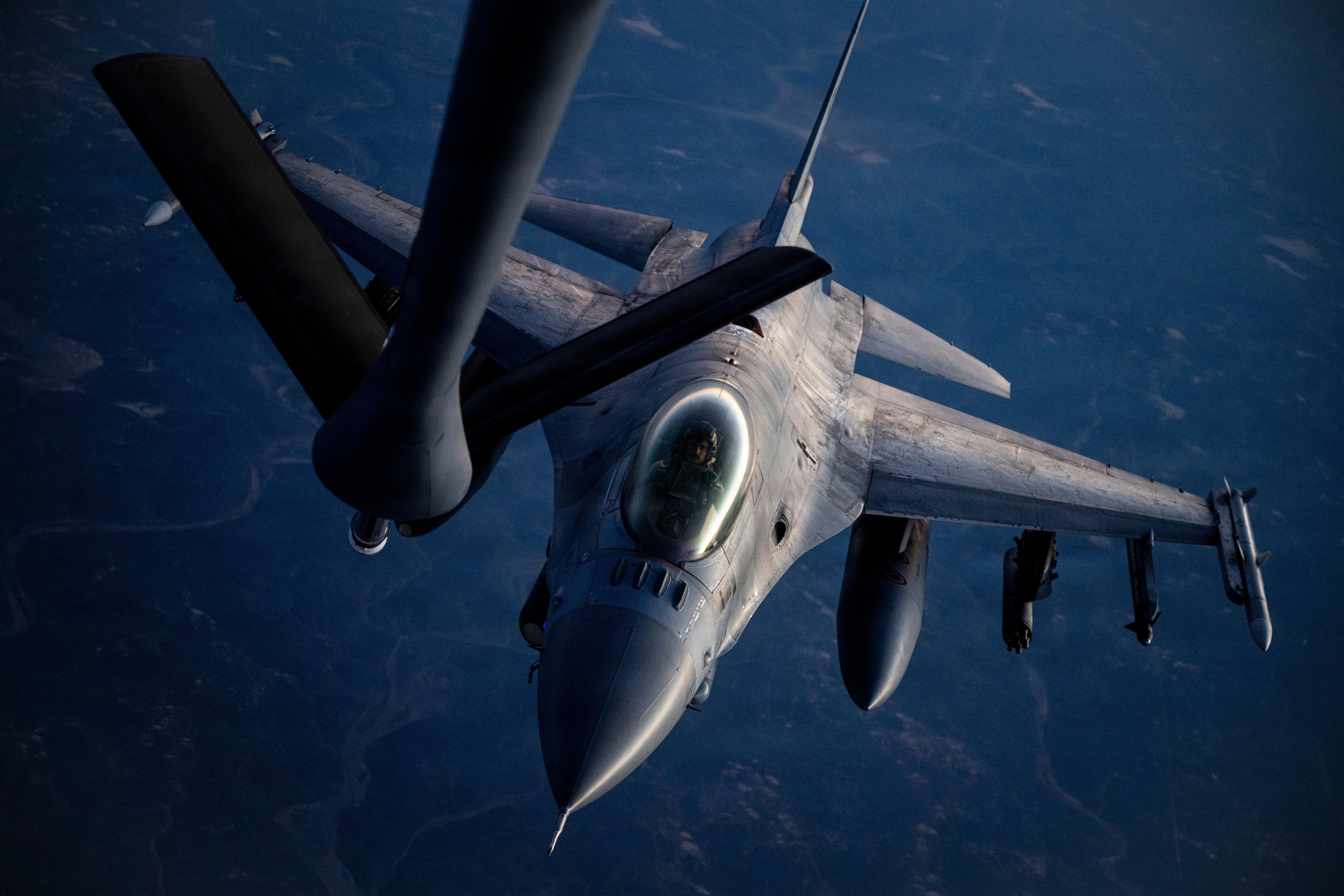 US, Israel plan possible Iran energy strikes - CBS