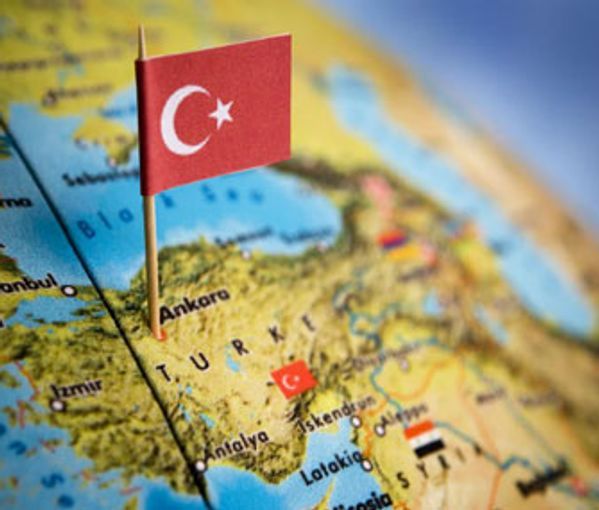 الإيرانيون احتلوا المرتبة الثالثة في الحصول على تصاريح الإقامة بتركيا العام الماضي