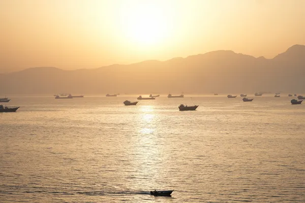 Why falling oil prices don't mean Hormuz crisis is over