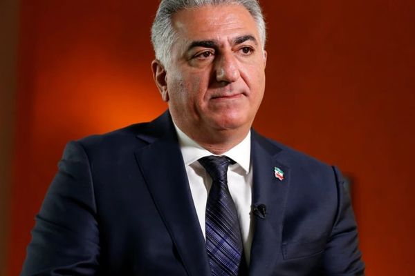 ولي عهد إيران السابق : انتفاضة الإيرانيين غيرت مواقف الدول الأجنبية