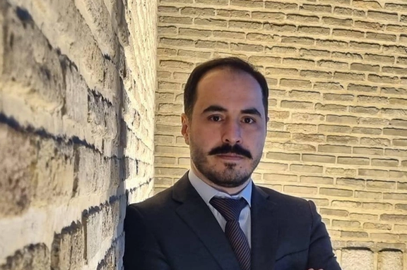 جمعی از چهرههای فرهنگی و سیاسی از رونقی خواستند به اعتصاب غذایش پایان دهد