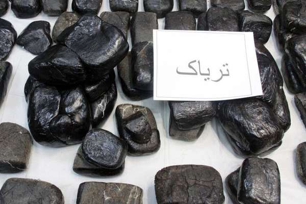خبرگزاری فارس: دولت هر سال ۹۰ هزار میلیارد تومان یارانه تریاک میدهد