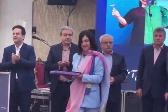 فارس: سه مدیر شبکه بهداشت آمل بهعلت نداشتن واکنش اعتراضی به کشف حجاب یک پزشک، برکنار شدند