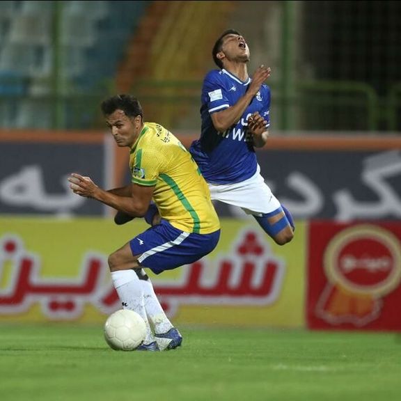 با ارسال نامهای برای فدراسیون فوتبال؛ باشگاه استقلال از قضاوت پراشتباه داوران شکایت کرد