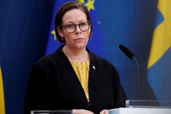 وزیر خارجه سوئد: برای قرار دادن سپاه در فهرست سازمانهای تروریستی تلاش میکنیم