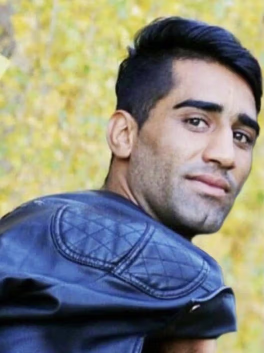 الأمن الإيراني يرفض تسليم جثمان أحد معتقلي احتجاجات 2022 لعائلته بعد إعدامه