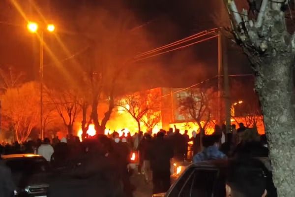 رئيس "مصلحة" النظام الإيراني: البعض يقول أننا على حافة الإنهيار