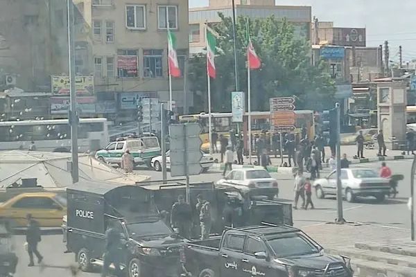 ضغوط متزايدة على نشطاء المعلمين.. وغموض حول أوضاع معتقلي الاحتجاجات ضد النظام الإيراني