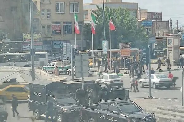 ضغوط متزايدة على نشطاء المعلمين.. وغموض حول أوضاع معتقلي الاحتجاجات ضد النظام الإيراني