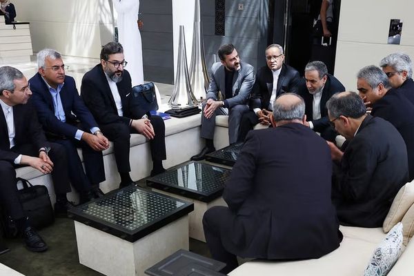 Guards urge public to brace for snapback as Iran eyes talks with Europe