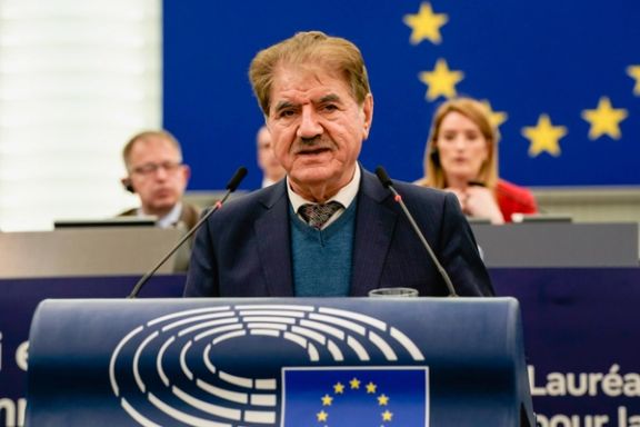 Saleh Nikbakht, the lawyer representing Jina Mahsa Amini’s family, during a ceremony to receive the European parliament’s 2023 Sakharov Prize for Freedom of Thought, which was awarded to Mahsa Amini (December 2023)