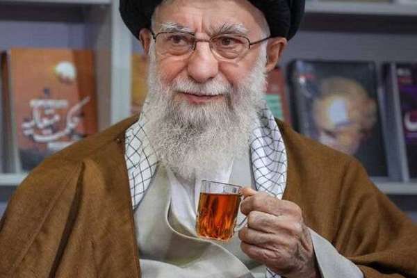 بزشكيان يرفض اتهامات ترامب بسرقة ثروات الإيرانيين ويشيد بقيادة خامنئي