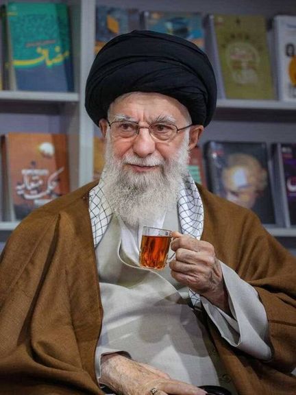 بزشكيان يرفض اتهامات ترامب بسرقة ثروات الإيرانيين ويشيد بقيادة خامنئي